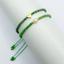 Cargar imagen en el visor de la galería, Set 2 Pulseras Perla y Corazón Verde HM
